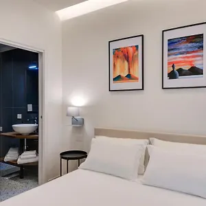 https://well-suites-piazza-dei-martiri.hotels-amalfi.com