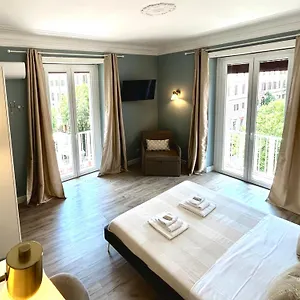 https://casa-tua-gracchi.it-romehotels.com
